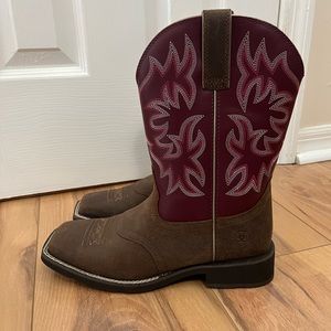 Ariat raspberry square toed boot